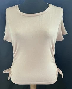 Top Guess Vapor Rosa Lados Acanalados Manga Corta "Kardy" - Talla Mediana ¡NUEVO CON ETIQUETAS! - Imagen 1 de 3