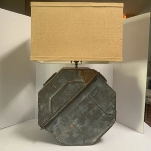 Vintage Allied Artists film transport Reel case 20th Century Lamp - Very Rare - Picture 1 of 12