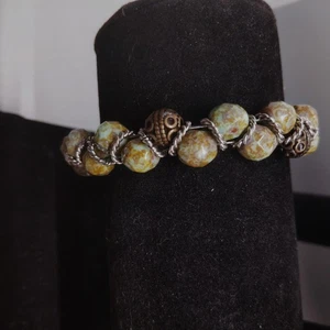 Pulsera artesanal cuentas verdes y marrones, anillos de plata anillo/broche de barra 7,5" - Imagen 1 de 4