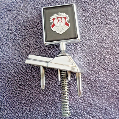 NEW NOS Genuine GM 80-90 RWD Oldsmobile Models Chrome Hood Ornament & Base - Image 1 of 4