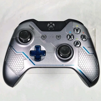Genuine Microsoft Xbox One S/X Wireless Controller - Model 1697 - Halo 5 - Image 1 of 4