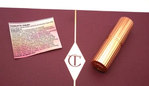 Charlotte Tilbury K.I.S.S.I.N.G Satin Shine Lippenstift in PILLOW TALK FAIR 3,5g - Bild 1 von 5