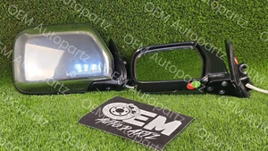 Toyota Hilux surf 1989-1995 side mirrors pair with chrome cover Oem jdm used - Picture 1 of 22
