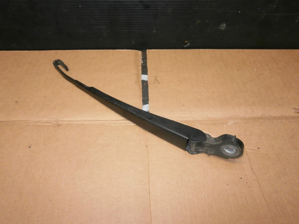 VW VOLKSWAGEN PASSAT ESTATE 2000-2005 REAR WIPER ARM ONLY - Изображение 1 из 1