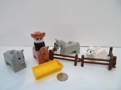 De colección Lego Duplo Vaquero Rancho Caballo Ovejas Cerca Abrevadero Animal Figura ¡Lote! Foto 1 de 2