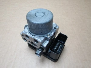 Honda CB1000R 2018 16,733 miles ABS pump control unit module Nissin (13454) - Picture 1 of 9