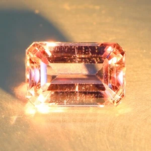 1,30 Ct Magnifico! Rara gemma Afghanistan cambia colore rosa diaspore ottagono - Foto 1 di 6