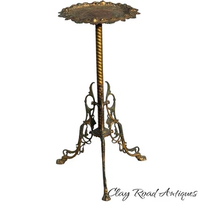 Antigua mesa victoriana de helecho de latón fundido Bradley & Hubbard ornamentada 1890 Foto 1 de 4