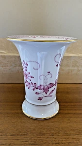 Meissen Trichtervase mit Goldrand handbemalt Blumendekor 1. Wahl,  24810 - Bild 1 von 5
