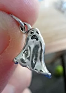 Hoja de Halloween Estilo ET Fantasma Disfraz de Plata Esterlina 3D 12x11mm ¡Dije! - Imagen 1 de 4