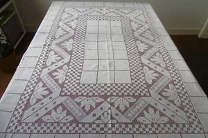 Très belle et grande nappe recouverte de JOURS et de BRODERIES - Photo 1/7