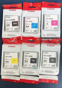 Juego de 6 cartuchos de tinta originales Canon PFI-102C Y BK M MBK 130 ml sellados sin usar - Imagen 1 de 4