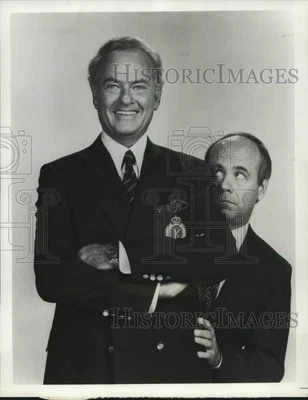 1980 Фото для прессы Харви Норман и Тим Конвей в «Шоу Тима Конвея» - Изображение 1 из 2