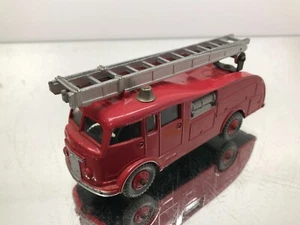 DINKY TOYS 955 COMMER FIRE ENGINE WITH EXTENDING LADDER -L14.0cm- GOOD - 430 - Imagen 1 de 7