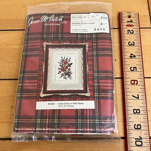 Jean McIntosh Petit Point Embroidery Kit Lg Spray of Red Roses M-220 Vtg - Bild 1 von 3