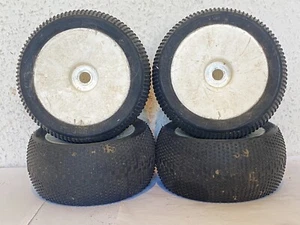 Vier VTEC 1:8 Off-Road Truggy Räder-17mm 6-Kant Mitnehmer,mit Einlagen - Bild 1 von 17