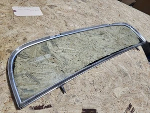 COUPE Rear Removable Window Glass & Trim GOOD Points Original 68-72 C3 Corvette - Picture 1 of 7
