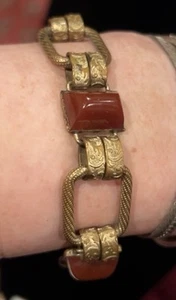 ANTIKES ART DECO Armband goldgefüllt ziseliert MESSING KARNEOL GLASPLATTE - Bild 1 von 9