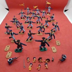 22 Timpo Toys Wild West US Cavalry Toy Soldiers & Spare Heads Torsos Bugle Sword - Imagen 1 de 14