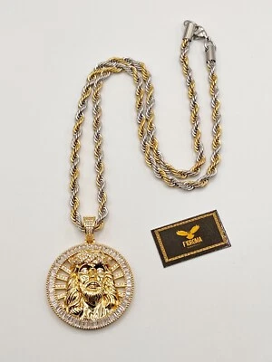 Collana in ottone placcato in oro con ciondolo cristo e cz anallerg. - Immagine 1 di 2