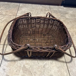 Vintage  Wicker Basket with Swing handle Woven  storage Large Market - Picture 1 of 9