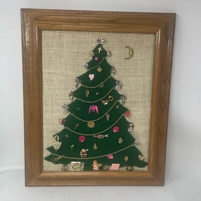Cuadro de árbol de Navidad enmarcado con joyas piezas de joyería vintage cuentas dijes Foto 1 de 4
