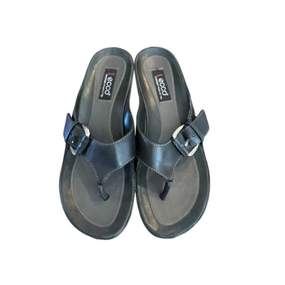 Sandalias de tanga para mujer ECCO de cuero negro. Talla 37 (6,5) Foto 1 de 4