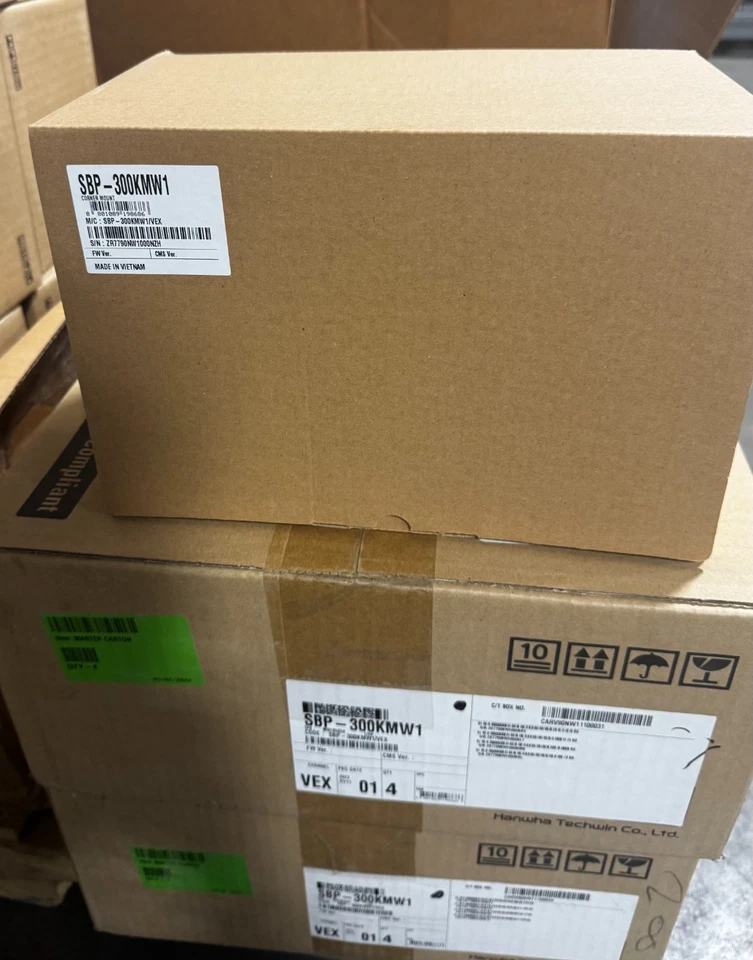 Hanwha Techwin SBP-300KMW1 Corner Mount Adapter Base Security Accessory