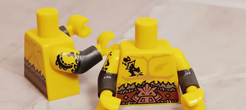 New Lego Pirate Torso Barbarian Tattoos BOARS HEAD Belt Buckle Fur Lined MUSCLES - Imagem 1 de 2