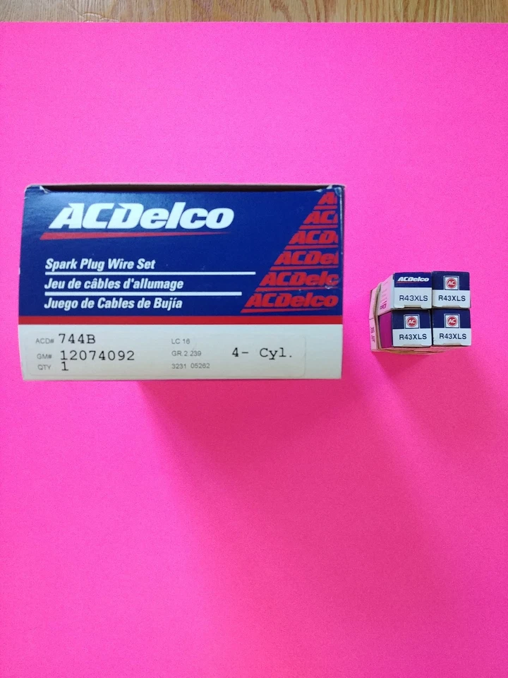Juego de cables OE AC Delco 744B + 4 bujías R43XLS para 92-94 Pontiac Sunbird 2,0 L Foto 1 de 1
