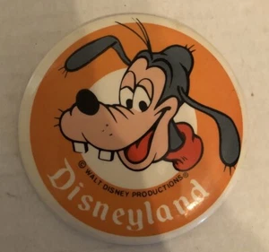 Large Disneyland Goofy Button Pin Walt Disney Productions Vintage Orange (B) - Picture 1 of 3