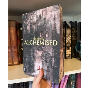 Alchemised SenLinYu Paperback Edition With Sprayed Edges  - Bild 1 von 9