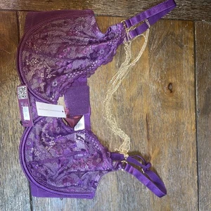 NWOT ADORE ME Size 32 DD Purple Lace T-Shirt Underwire Bra Removable Chains - Picture 1 of 3