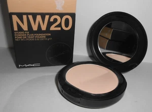 New MAC Studio Fix Powder Plus Foundation NW20 ~ .52 oz / 15 g - Picture 1 of 2