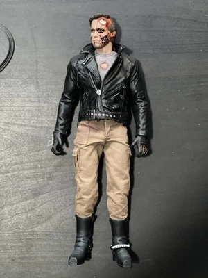 CUSTOM Hot Toys The Terminator: T-800 Action Figure - Image 1 of 4