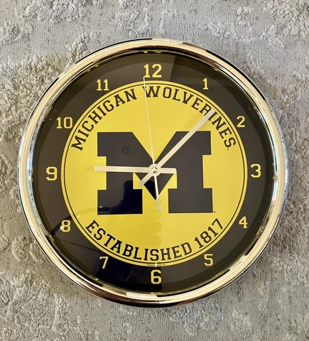 Michigan Wolverines 12โ Clock By Wincraft Cover