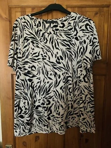 🎀 MARKS AND SPENCER COLLECTION 🎀 ZEBRA PRINT TOP 🎀 UK SIZE 20 - Picture 1 of 3