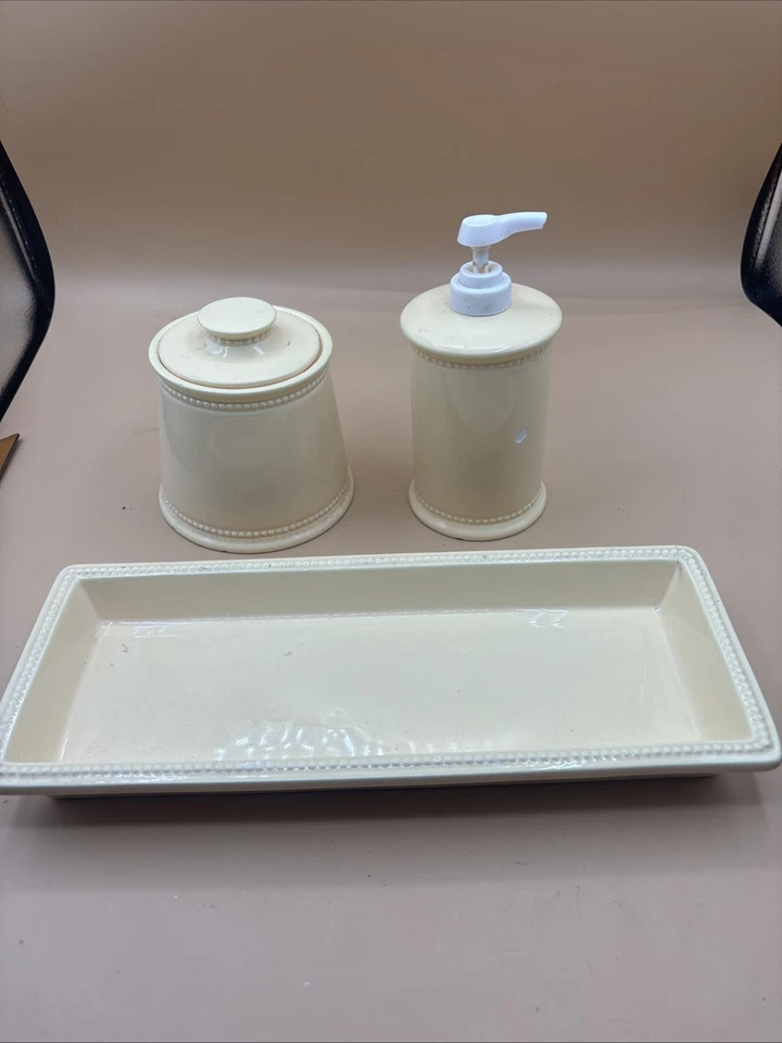 Juego de baño vintage con cuentas Martha Stewart Buttercream Foto 1 de 4