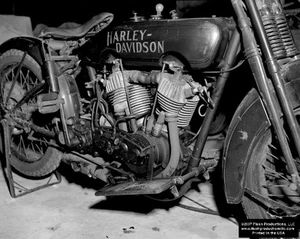 VINTAGE HARLEY MOTORCYCLE POSTER 11x14 / Issued by Flash Productions, LLC - Picture 1 of 1