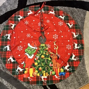 The Grinch Christmas Tree Skirt 36” In Diameter. - Picture 1 of 5