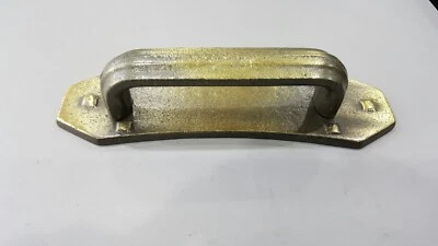 HANDLES CAST IRON 1 X GOLD HEAVY DUTY LARGE 4" HANDLE DOORS GATES CHESTS ETC  - Image 1 of 4