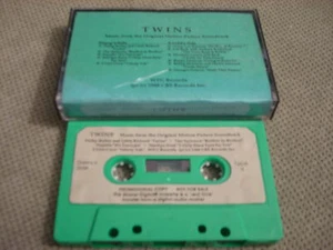 RARE PROMO Twins CASSETTE TAPE soundtrack 2 LIVE CREW Little Richard JEFF BECK ! - Picture 1 of 2