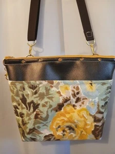 New Travel Sling Crossbody bag Brown Faux Leather Pastel floral canvas Zip Purse - Picture 1 of 11