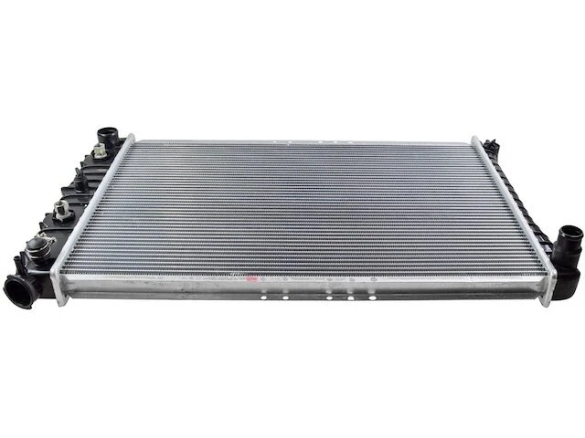 TRQ 82HB65Q Radiator Fits 1973-1974 GMC C15/C1500 Suburban 4.8L 6 Cyl Foto 1 de 1