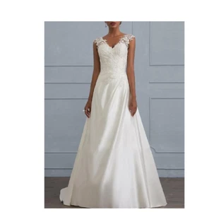Lace Wedding Brides backless dress - Picture 1 of 4