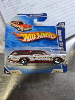 Hot Wheels Custom '66 GTO Wagon HW FIRE DEPT con perro en la parte posterior ¡Tarjeta corta 1:64!! Foto 1 de 2