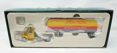Corgi US50712 Mack LJ w/Box Trailer Union Pacific-1:50 Scale NIB  - Image 1 of 3