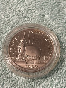 1986 S Proof Liberty Ellis Island Half Dollar Commemorative Uncirculated Coin - Picture 1 of 3