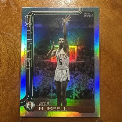 2025-26 Topps Baloncesto #251 Bill Russell Rainbow Foil Boston Celtics Foto 1 de 2