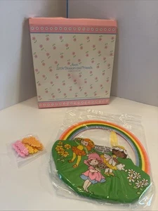 NEW 1984 AVON LITTLE BLOSSOM AND FRIENDS BARRETTE HOLDER WITH BARRETTES HTF - Picture 1 of 10